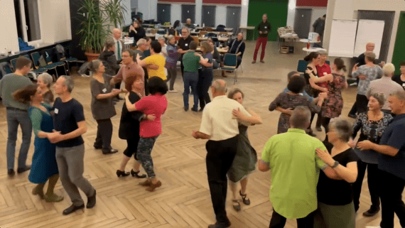 Bildschirmfoto 2023 11 25 um 23.19.57